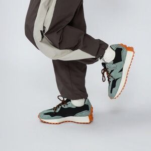 New Balance 327 Sneakers Shoes Runners black/slate Size 8.5